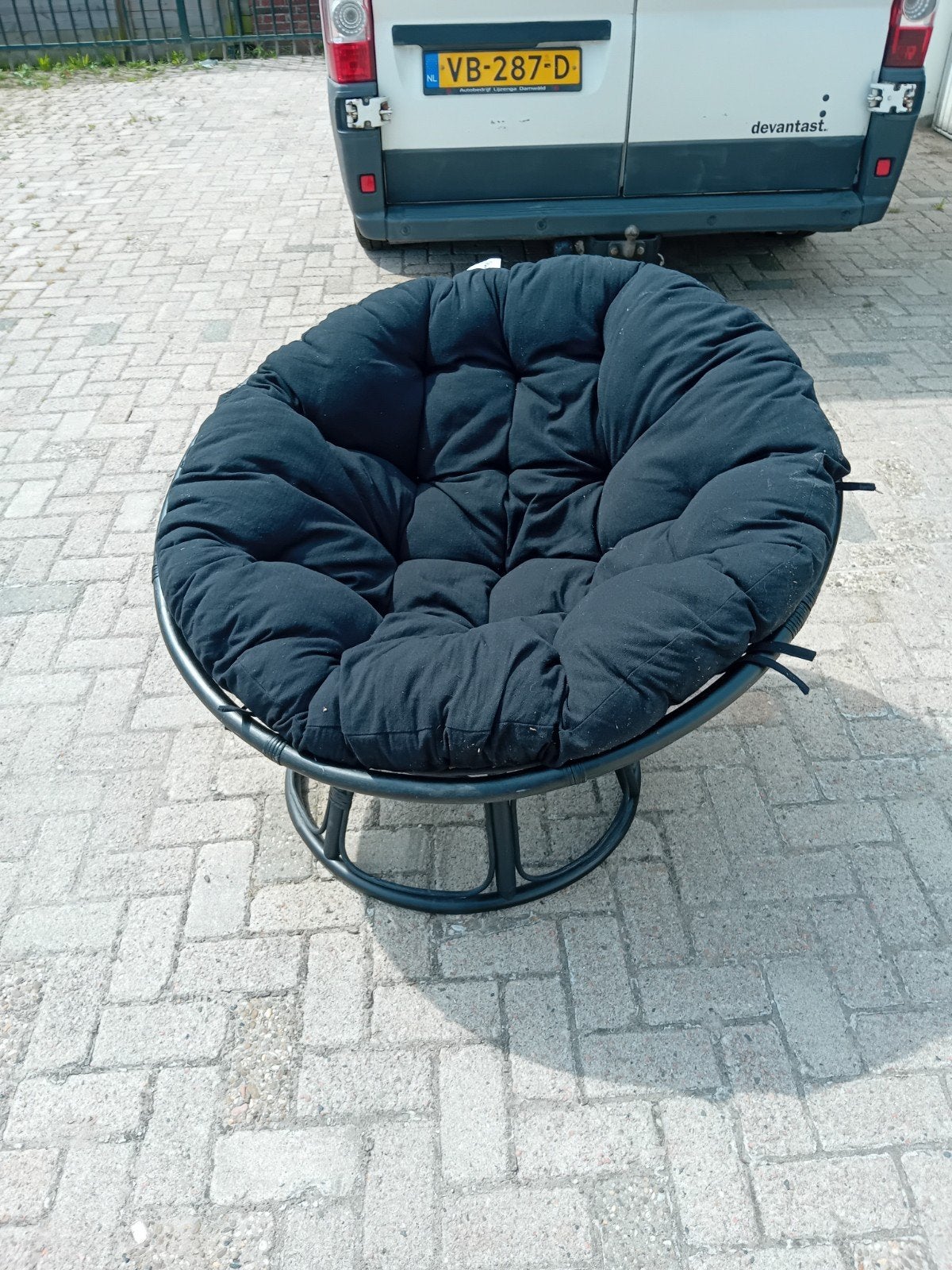 Comfortabele Papasan stoel met zwart kussen, Ophalen, Gebruikt, Zwart, Papasan
