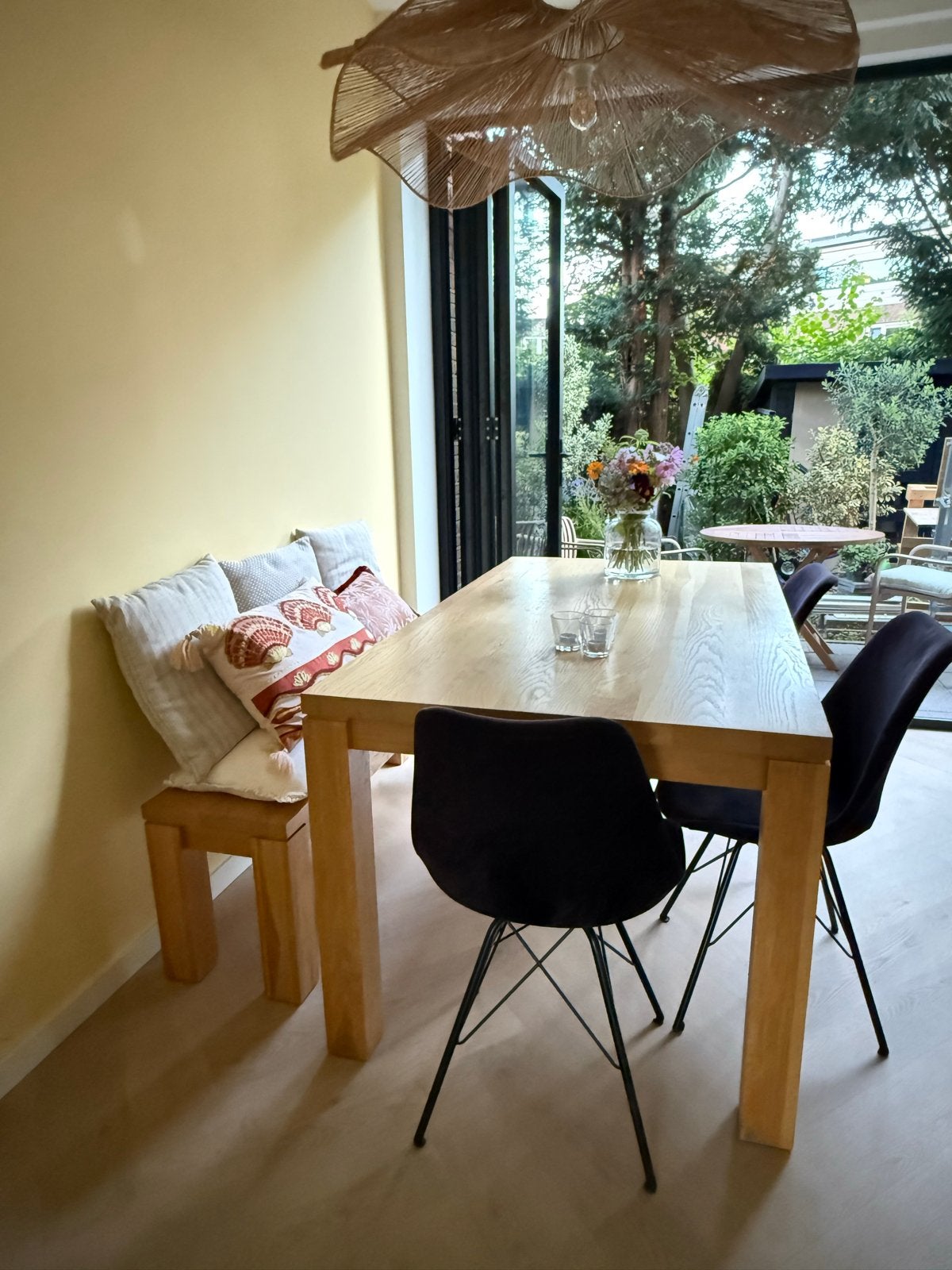 Houten eettafel met bijpassend bankje, Ophalen, Gebruikt, Eikenhout, 50 tot 100 cm