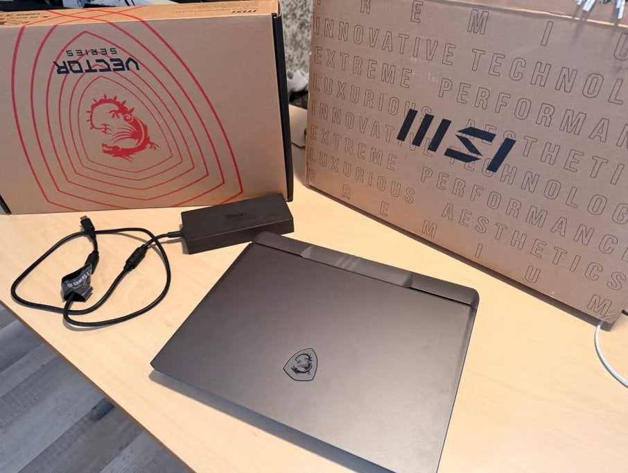 Foto 6 van MSI Vector 16 HX AI Ultra 9 275HX RTX 5070 Ti Gaming Laptop!