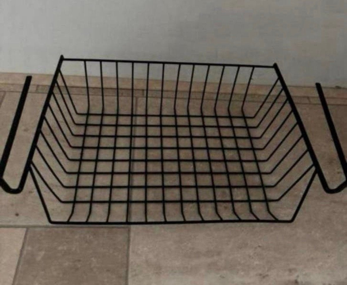 Zwart metalen opbergmandje voor onder plank, Gebruikt, Mand, Metaal, Rechthoekig