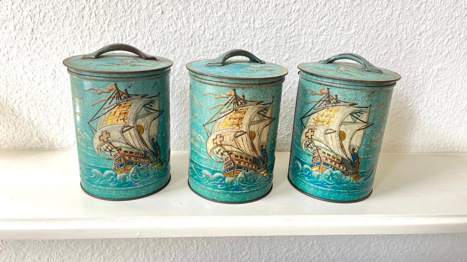 Voorraadblikken, groen met decoratie., Ophalen