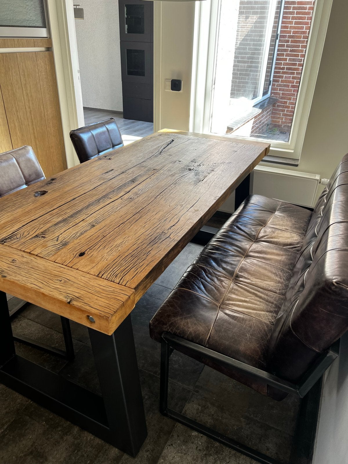 Leren bank + 2 leren stoelen (tafel ook te koop), Ophalen, Gebruikt, Twee, Bruin
