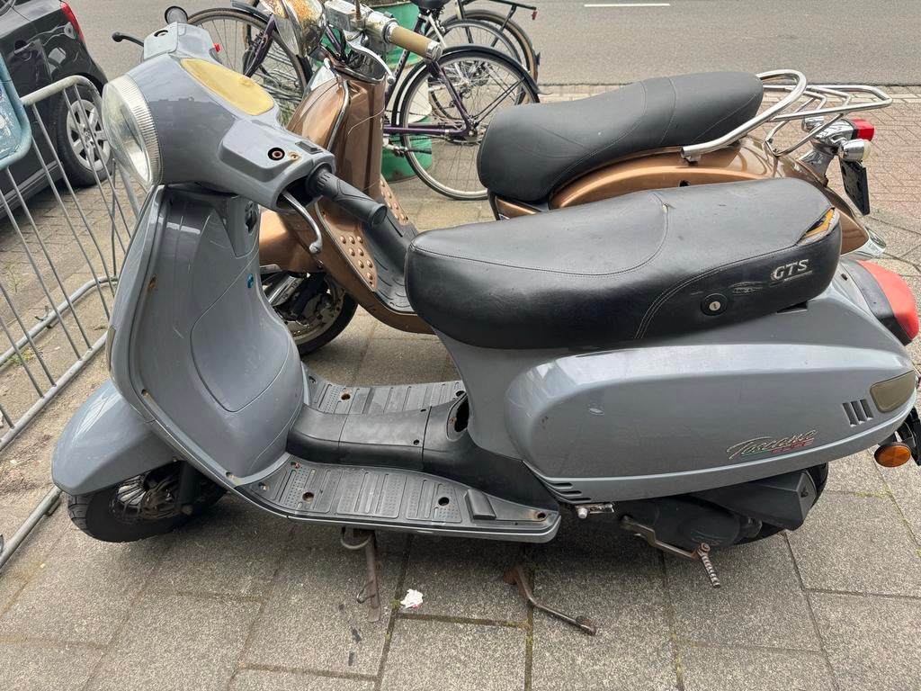 GTS Toscana scooter - Grijs, Gebruikt, Ophalen, Gebruikt, Benzine, Overige merken