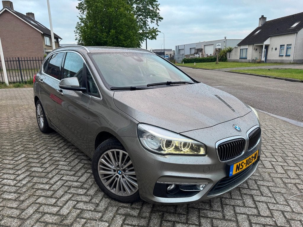 BMW 2-serie Active Tourer 218d Corporate Lease Sport Automaa, Auto's, BMW, Euro 6, 4 cilinders, 150 pk, Origineel Nederlands