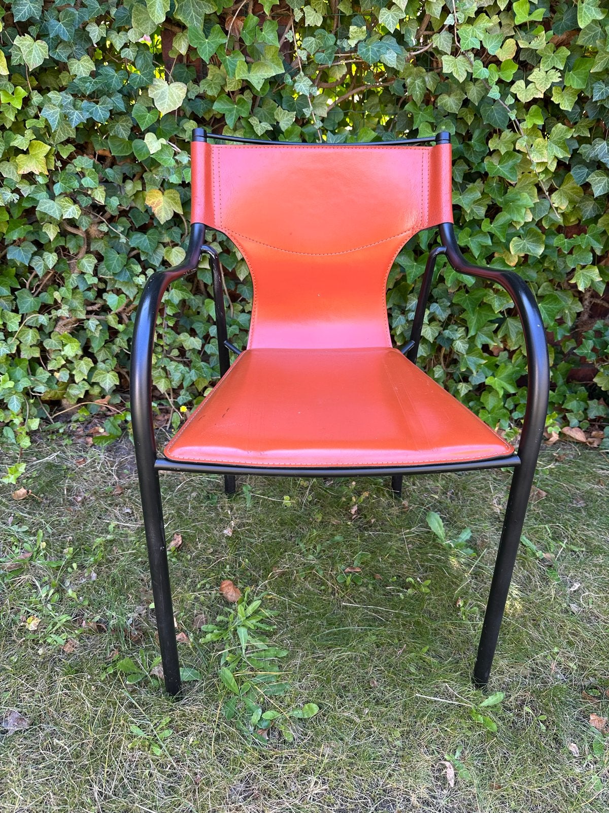 5 Vintage oranje leren stoelen met zwart metalen frame, Ophalen