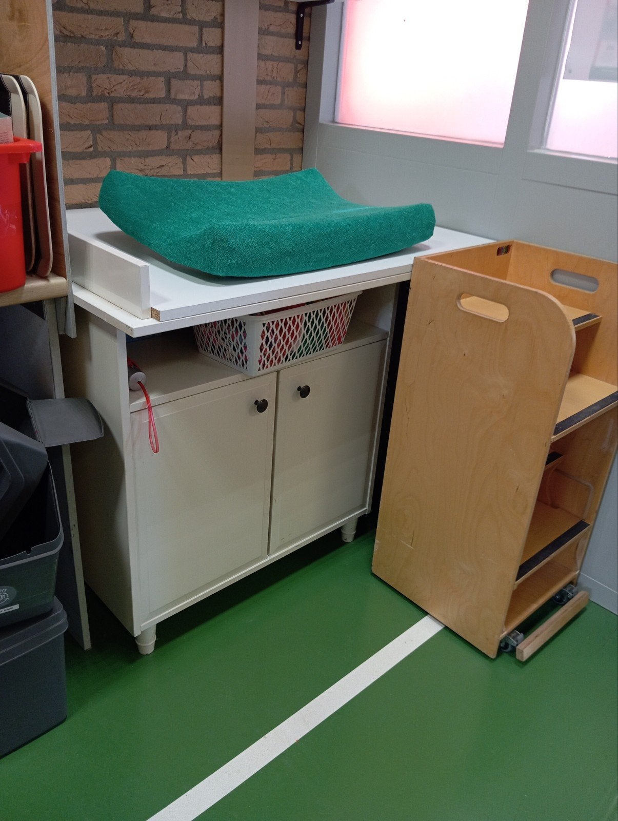 Gratis Nette commode / baby verschoontafel, Ophalen of Verzenden, Zo goed als nieuw, 50 tot 70 cm, 90 tot 105 cm