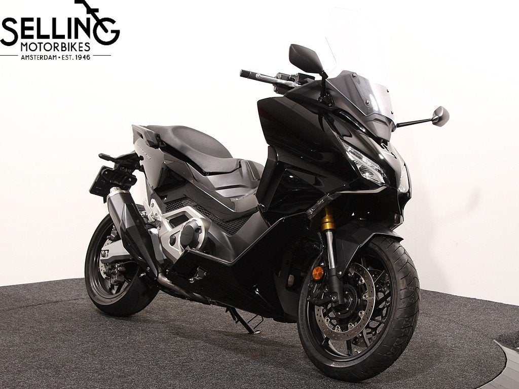 Honda Forza NSS 750, Bedrijf, Scooter