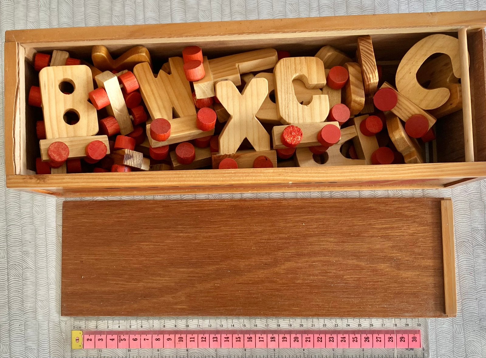 Houten alfabet trin met 4 extra letters en 2 treinen nw, Ophalen of Verzenden, Nieuw