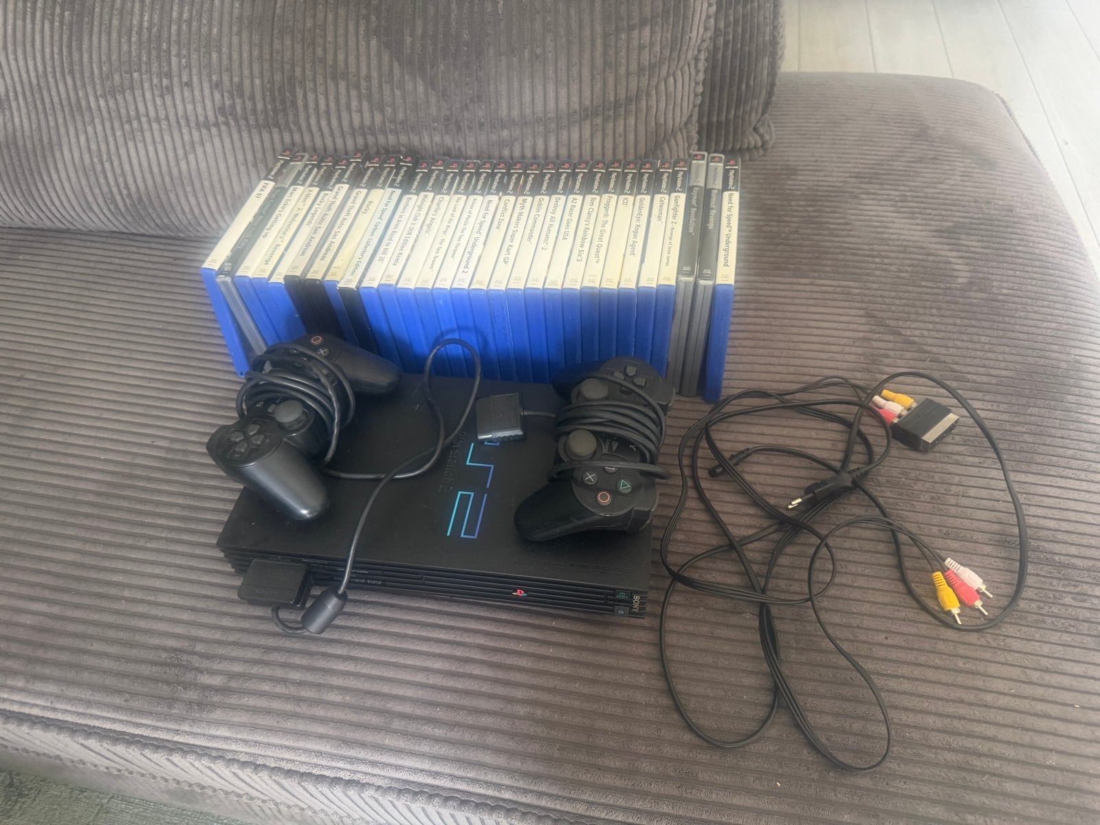 PlayStation 2 Console met 2 Controllers en 25 Spellen, Gebruikt, 2 spelers, Eén computer, Vanaf 16 jaar