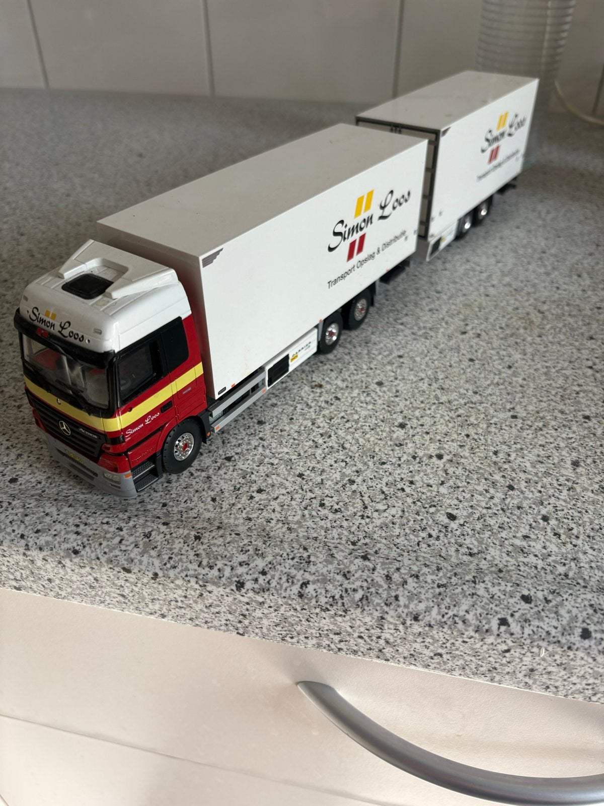 Model vrachtwagen Simon Loos met aanhanger, Hobby en Vrije tijd, Modelbouw | Auto's en Voertuigen, Overige merken, Gebruikt, 1:32 tot 1:50