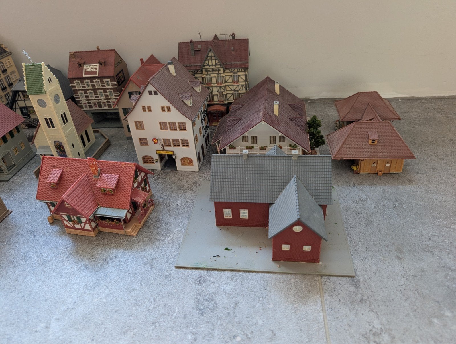 Grote collectie modelbouw huizen en gebouwen, Ophalen
