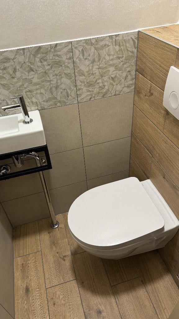 Foto 22 van Badkamerrenovatie 4600€Toiletrenovatie 2300€