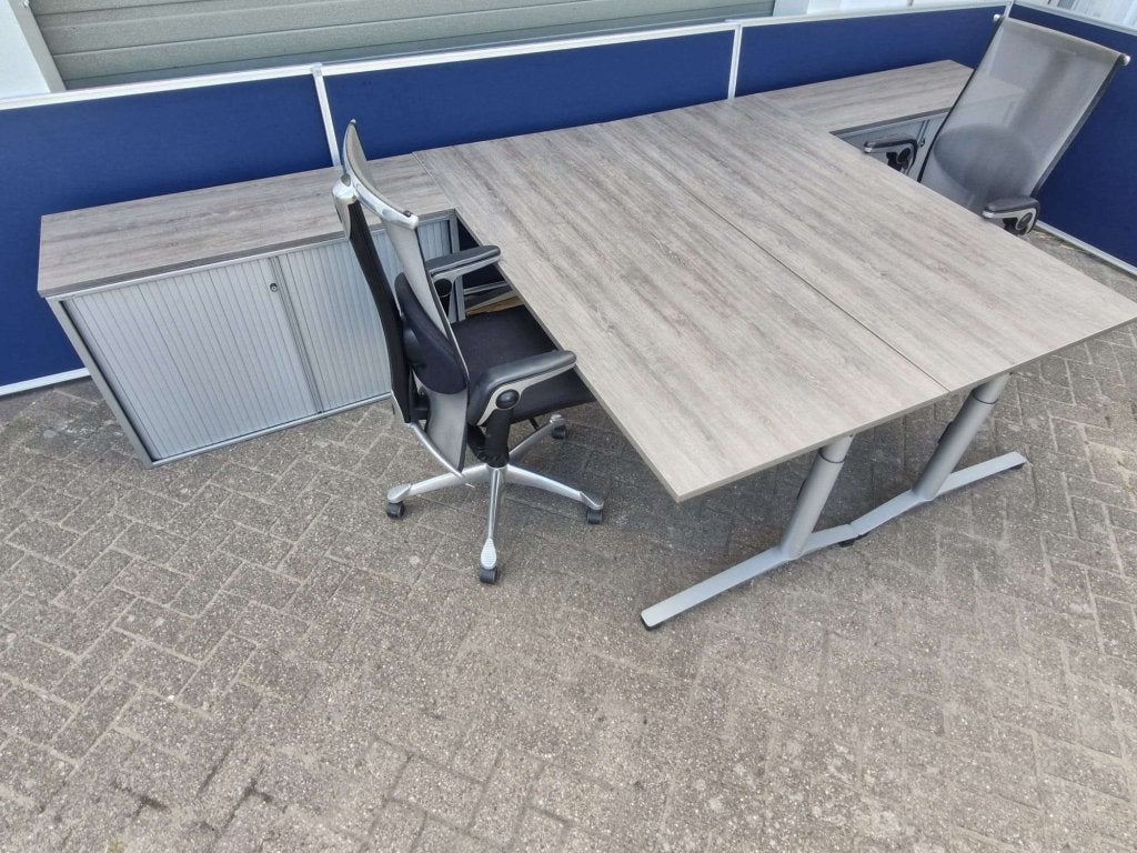 Steelcase recht bureau 180x80 met nieuw blad naar keuze 40x, In hoogte verstelbaar, Ophalen of Verzenden, Zo goed als nieuw, Brienner Str. 42, 80333 München, Germany