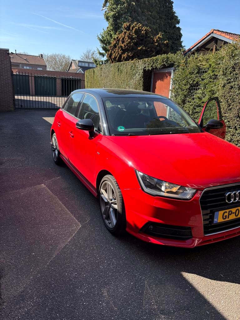 Audi A1 1.0 Tfsi 2015 Rood, Auto's, Audi, Particulier, A1, ABS, Airbags, Airconditioning, Bluetooth, Boordcomputer, Centrale vergrendeling