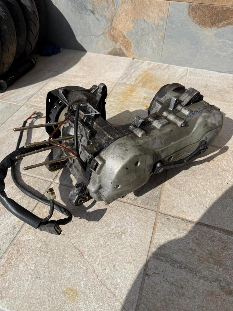 Piaggio skipper lx 125cc motor blok 2takt AC compleet, Ophalen of Verzenden