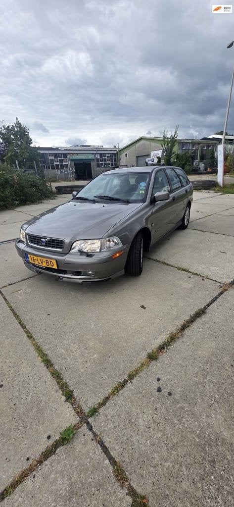 Volvo V40 2.0 Europa, Auto's, Volvo, Voorwielaandrijving, 136 pk, Gebruikt, 1948 cc