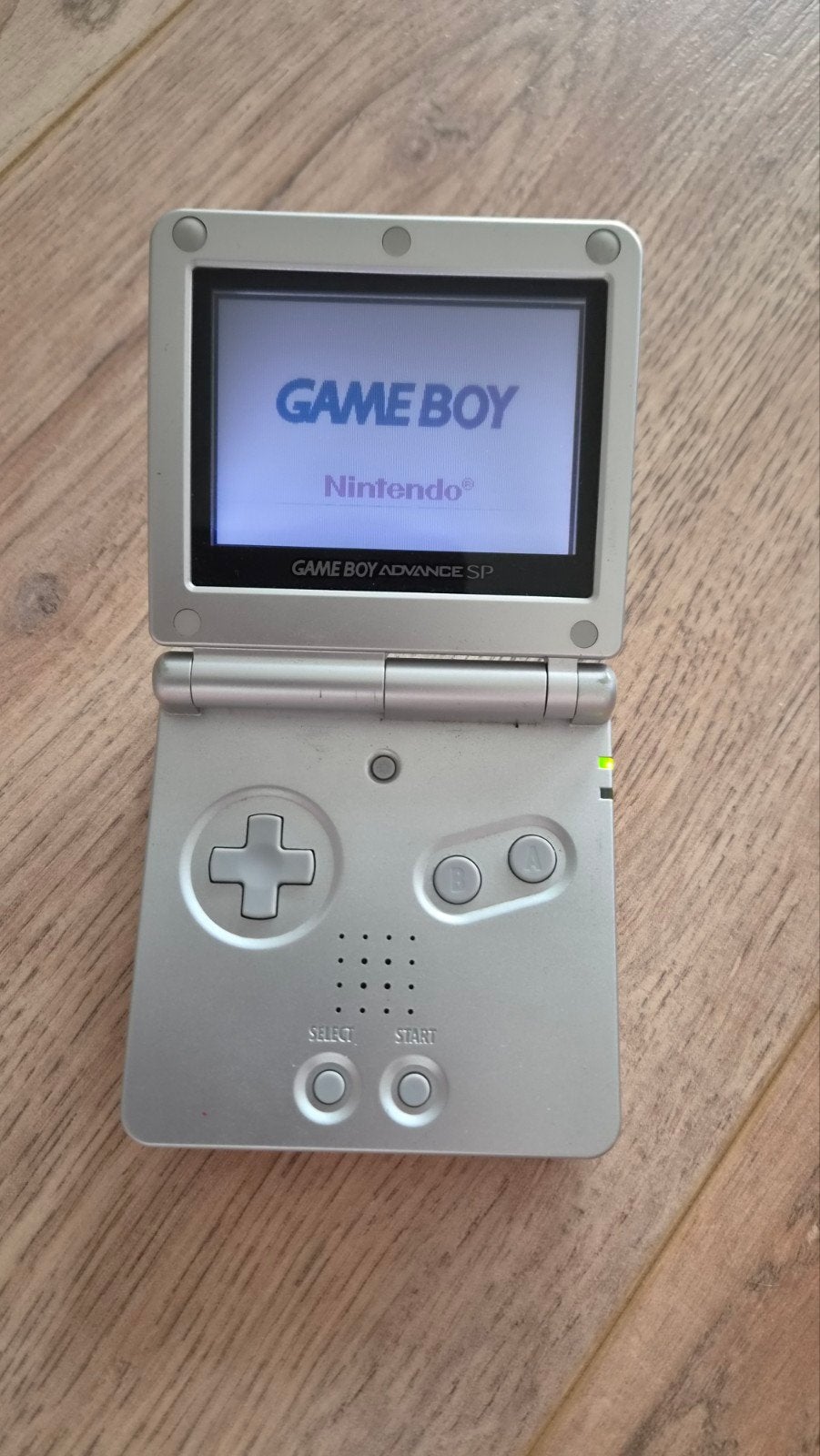 Game Boy Advance SP (AGS-001) + Pokémon FireRed + oplader, Spelcomputers en Games, Ophalen of Verzenden, Gebruikt, Game Boy Advance SP