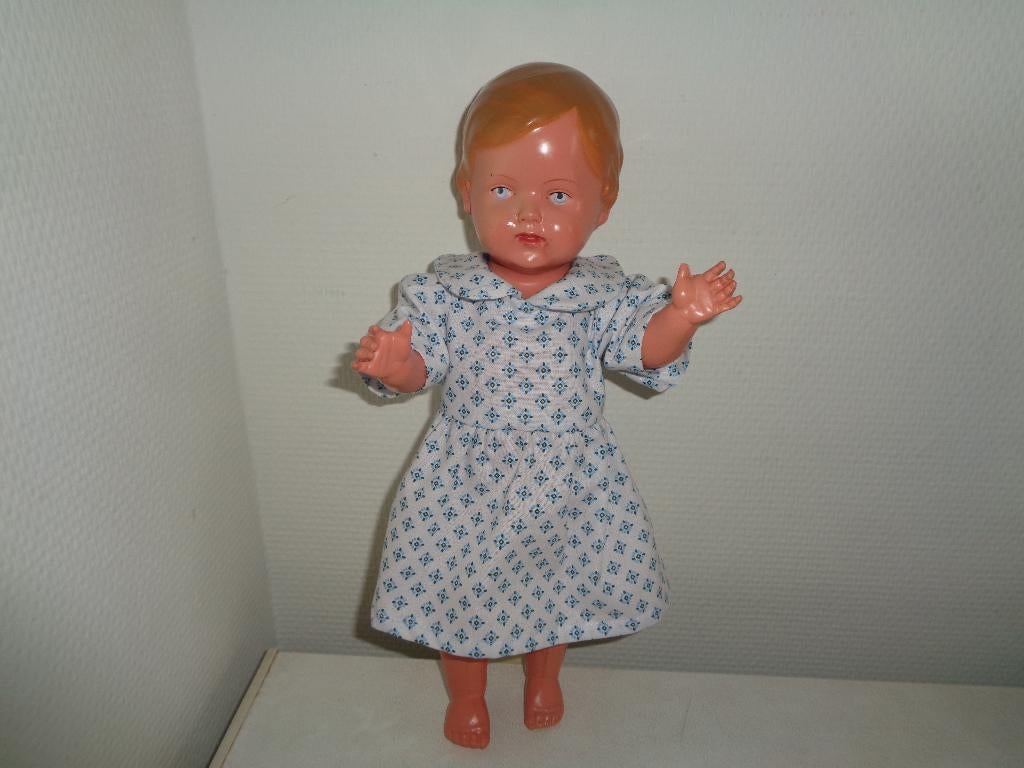 Schildpad pop Celluloid. Christel 34 cm., Verzamelen, Poppen, Ophalen of Verzenden, Zo goed als nieuw, Pop