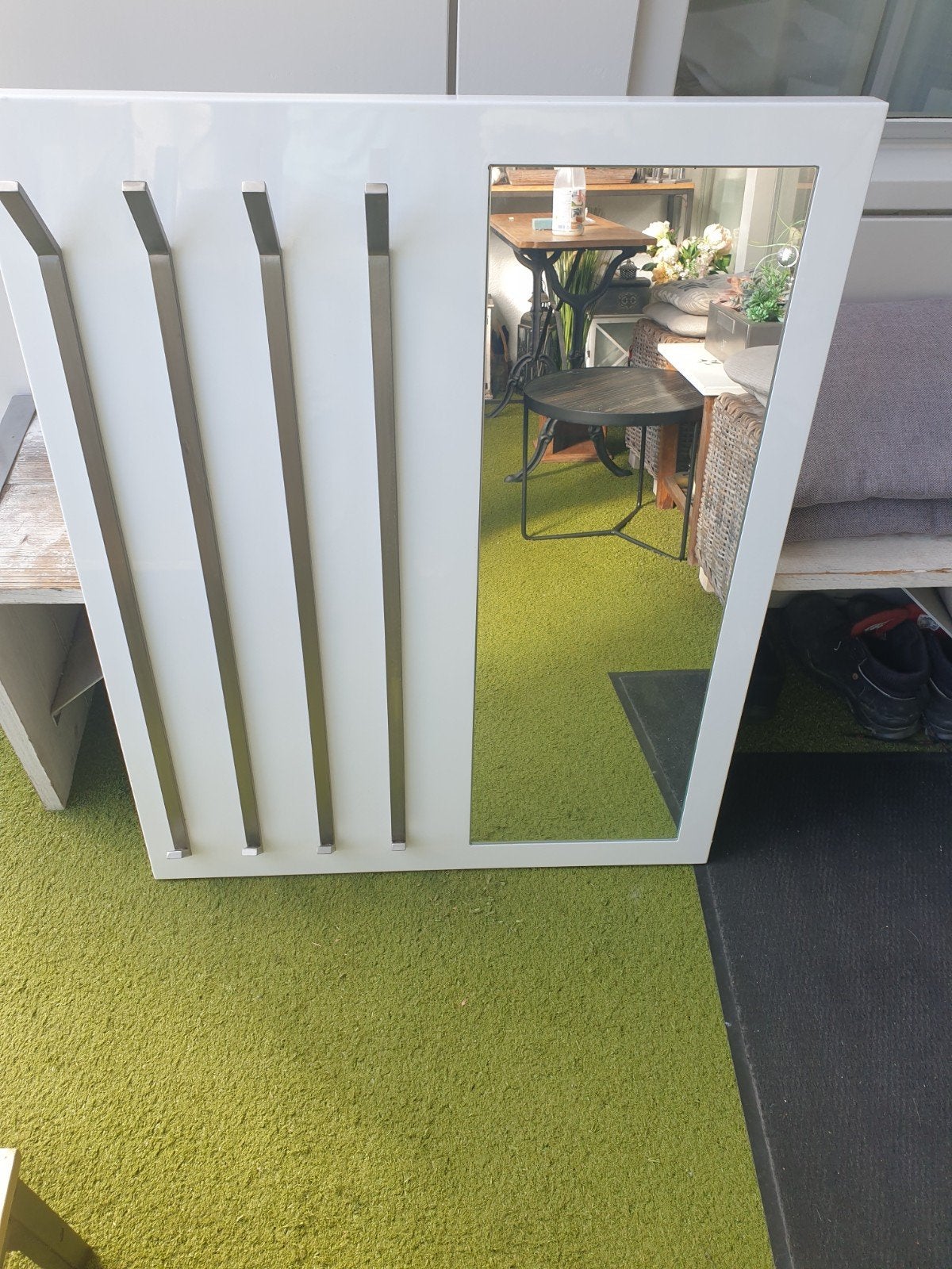 Witte wandkapstok met spiegel en 4 haken, Huis en Inrichting, Woonaccessoires | Kapstokken, Wandkapstok, Gebruikt, 100 tot 150 cm