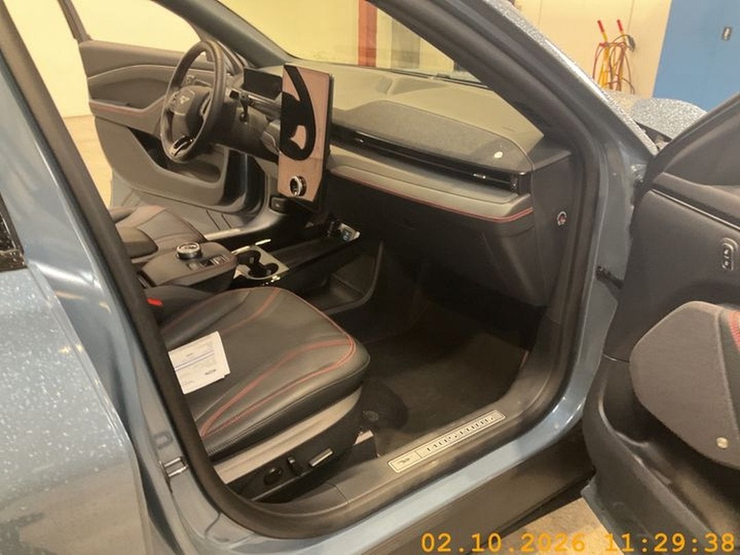 Ford Mustang Mach-E Premium AWD 75 kWh | B&O | Panorama | 36, Auto's, Automaat, Dealer onderhouden, Gebruikt, Zwart