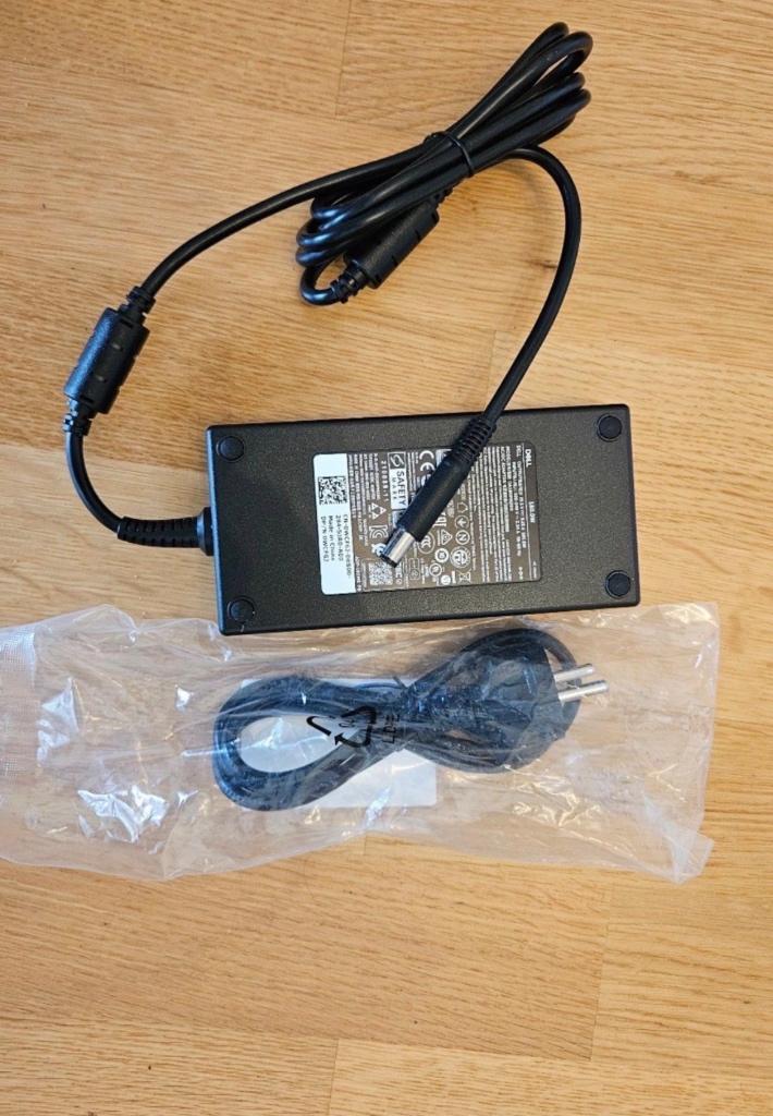Dell WD22TB4 Thunderbolt Dock + 180W Voeding, Computers en Software, Netwerkkaarten, Ophalen of Verzenden, Zo goed als nieuw, Lenovo