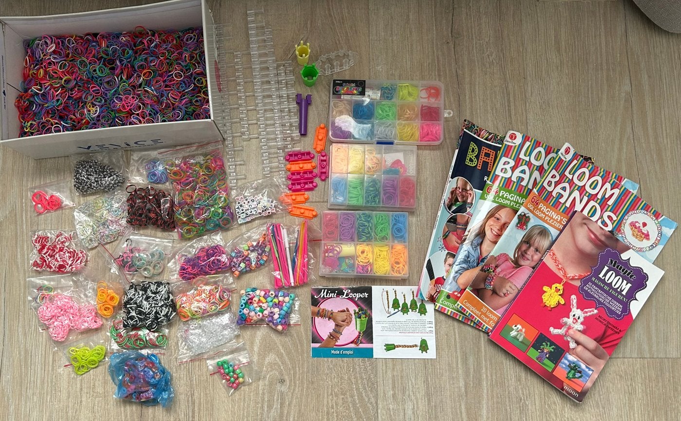 Mega pakket loombandjes met diverse accessoires, Ophalen of Verzenden, Gebruikt, Knutselen