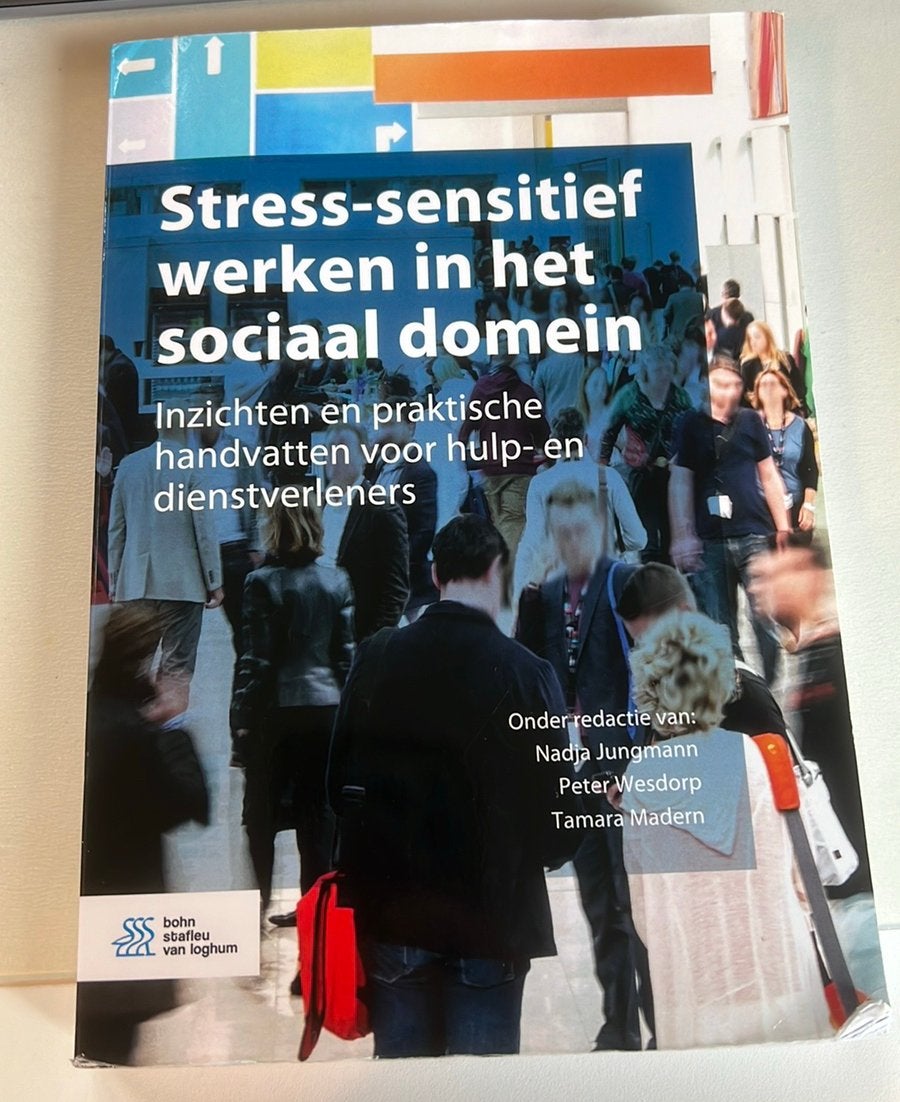 Stress-sensitief werken in het sociaal domein, Ophalen of Verzenden, Alpha, Zo goed als nieuw, HBO