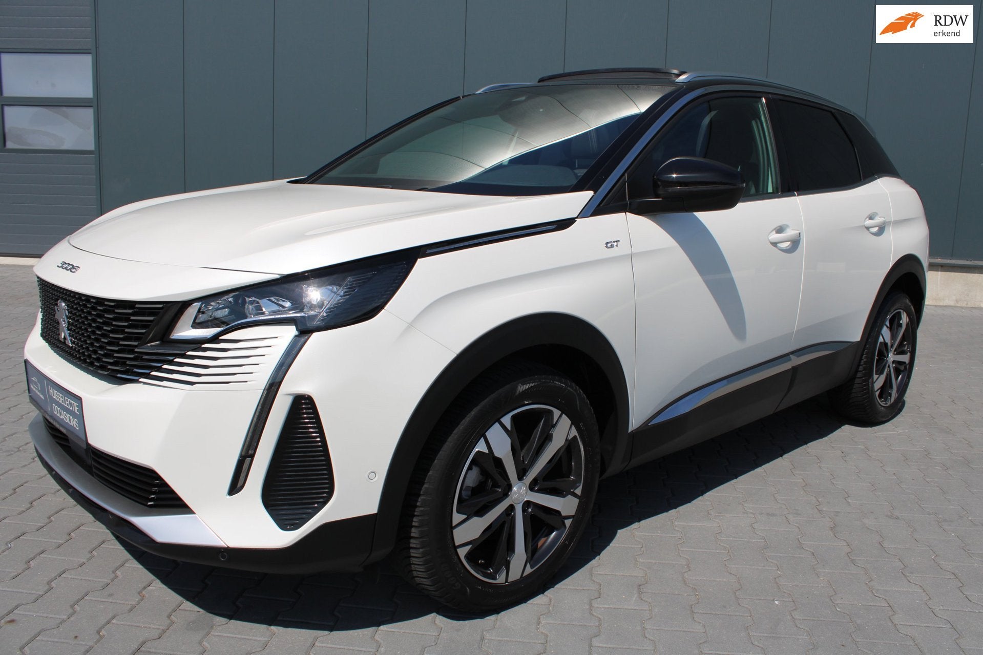 Peugeot 3008 1.2 PureTech GT Line Schuifdak, Auto's, Voorwielaandrijving, Dealer onderhouden, Gebruikt, Zwart