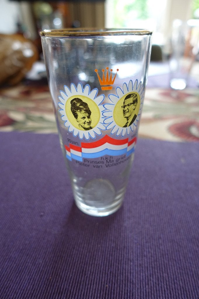 herinneringsglas prinses margriet en pieter van Vollenhoven, Ophalen of Verzenden, Zo goed als nieuw, Nederland, Servies