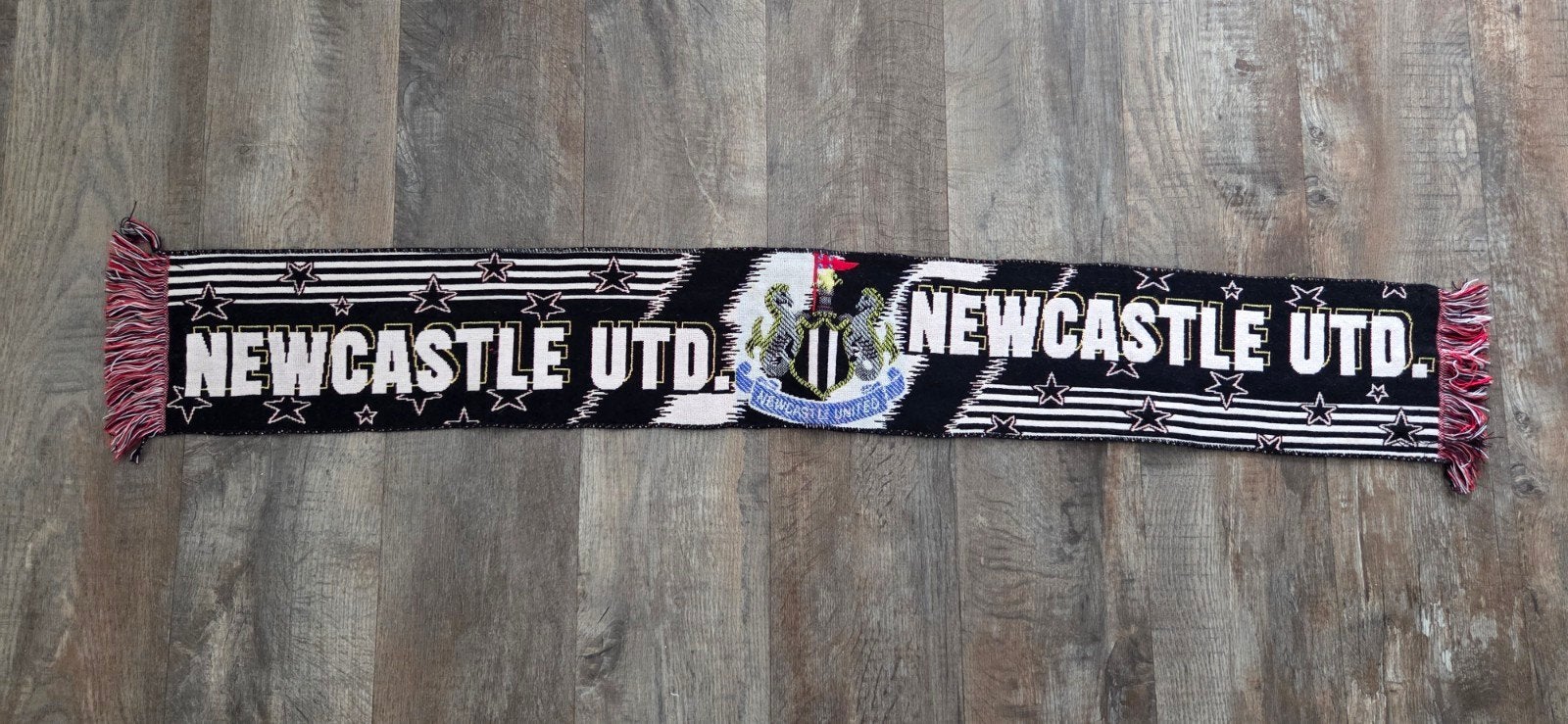 Sjaal Newcastle United, Ophalen of Verzenden, Zo goed als nieuw, Buitenlandse clubs, Vaantje of Sjaal