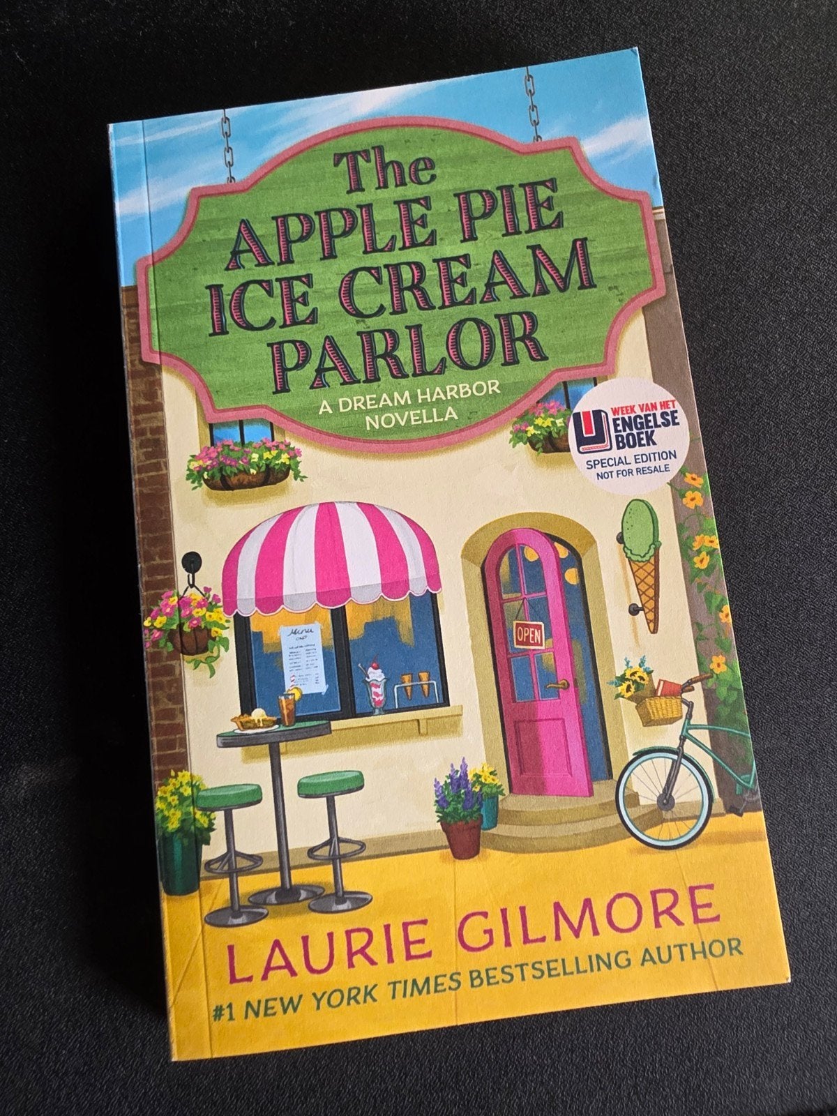 The Apple Pie Ice Cream Parlor - Laurie Gilmore, Boeken, Romans, Ophalen, Zo goed als nieuw, Laurie Gilmore, Amerika
