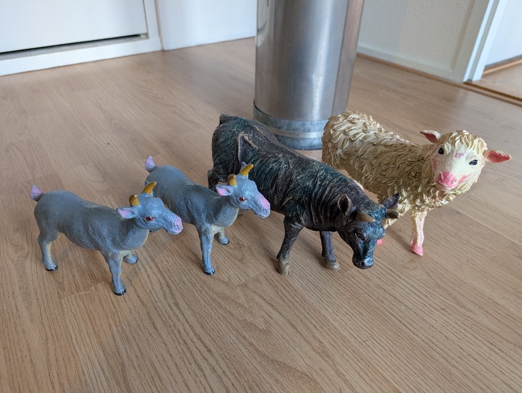 Zachte kunststof boerderij dieren met 100% polyester vulling, Tuin en Terras, Tuinbeelden, Ophalen of Verzenden, Gebruikt, Kunststof