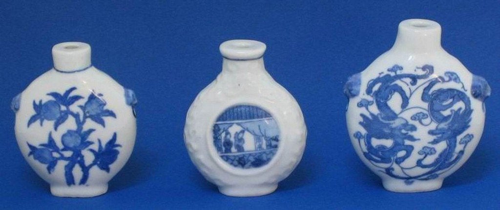 Set / 3 porseleinen snuifflesjes uit China - 1245, Antiek en Kunst, Ophalen