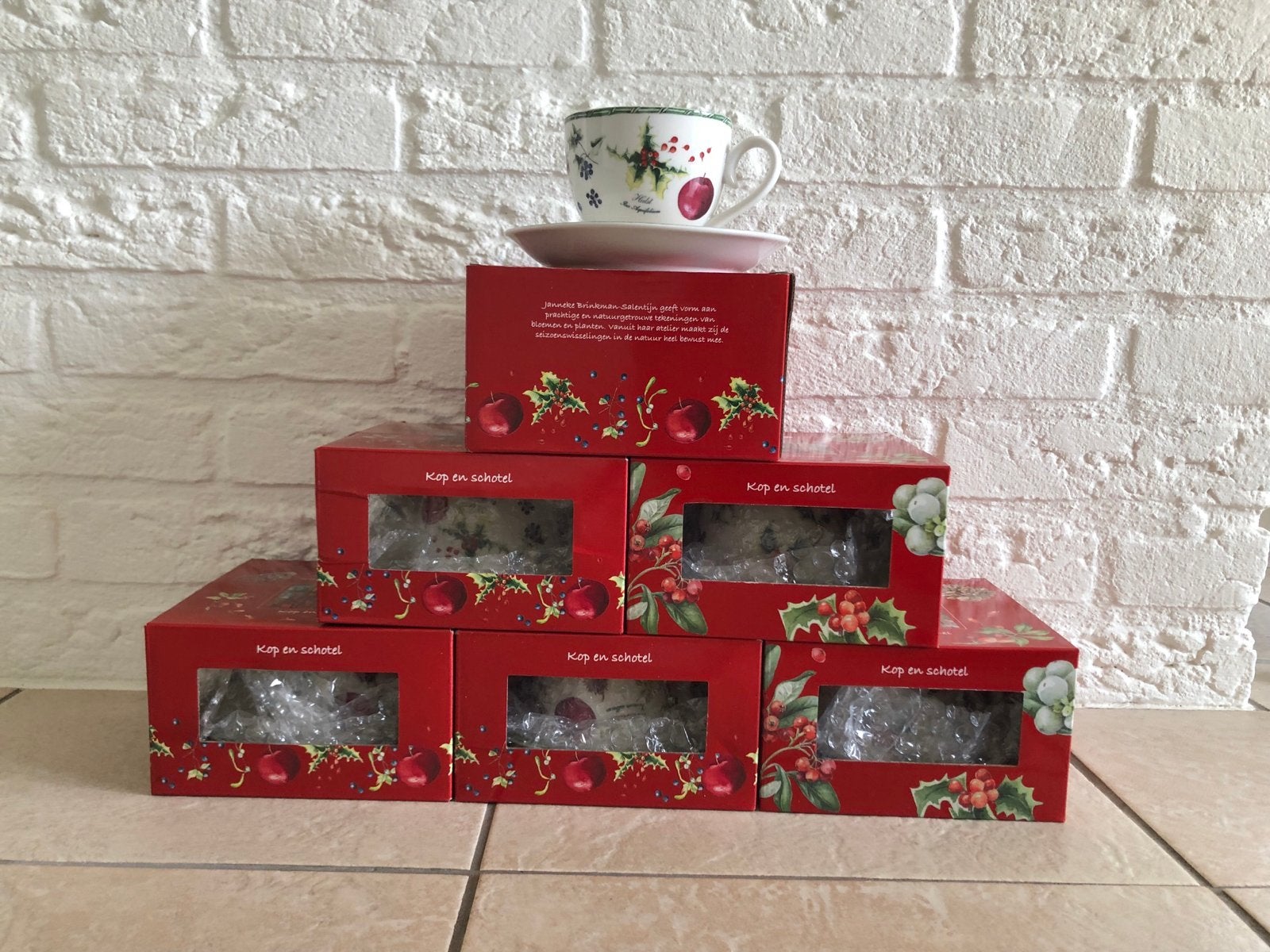 Janneke Brinkman Kerst Servies: 6 kop en schotels, 4 gebaksb, Nieuw, Ophalen of Verzenden, Overige stijlen, Kop(pen) en/of Schotel(s)