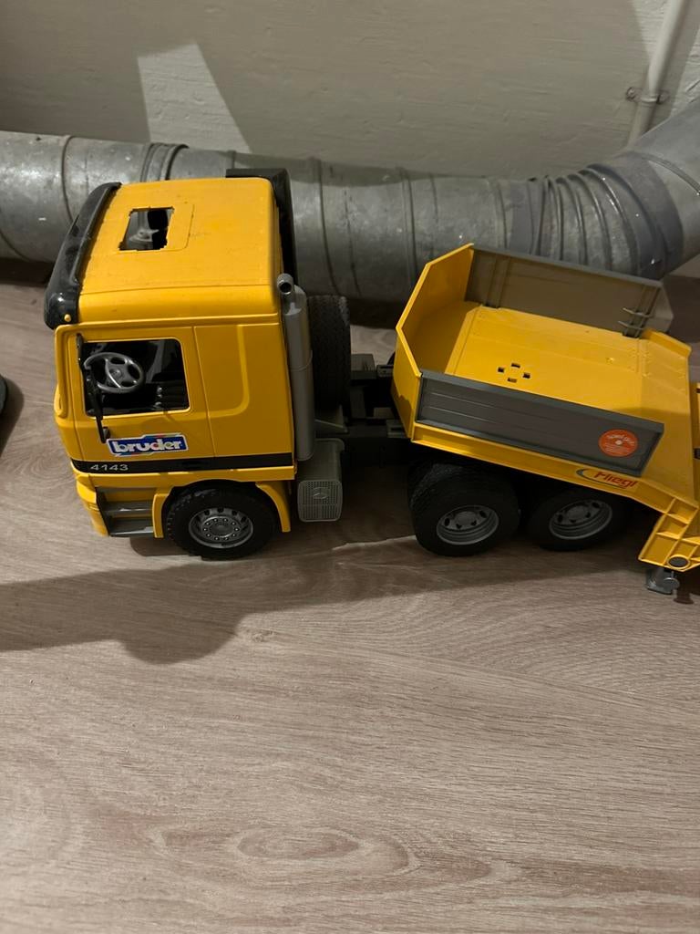 Bruder vrachtwagen met oplegger, Ophalen, Gebruikt
