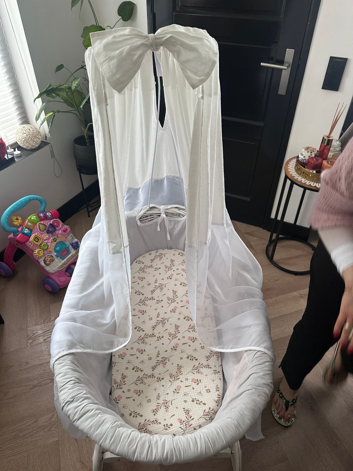 Mooie Rieten babywieg met hemel te koop, Ophalen, Zo goed als nieuw, Wieg