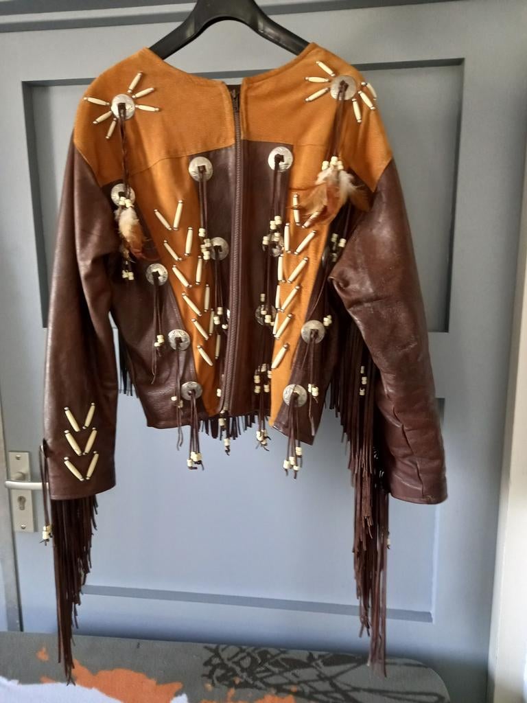 Unieke Leren Franje Jas met Kralen en Veren, Maat 38/40 (M), Bruin, Ophalen of Verzenden, Onbekend