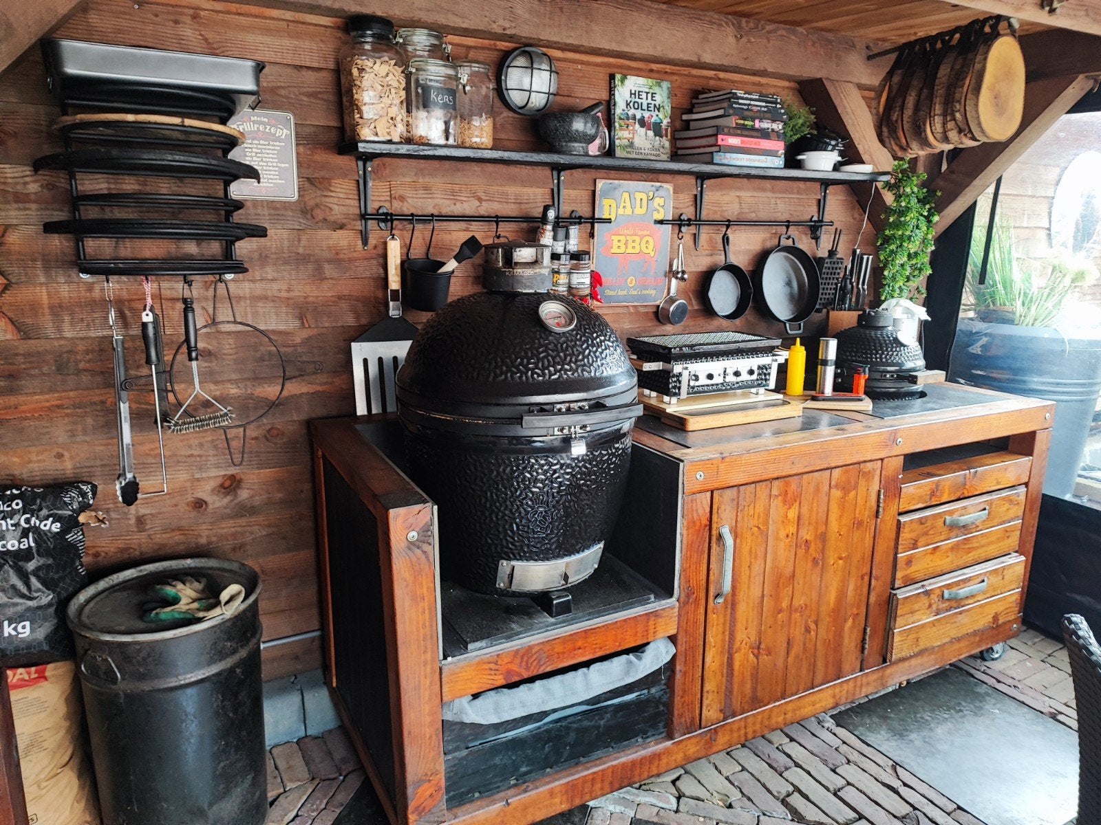 Kamado Joe Limited Edition (zwart) met veel accessoires, Tuin en Terras, Ophalen