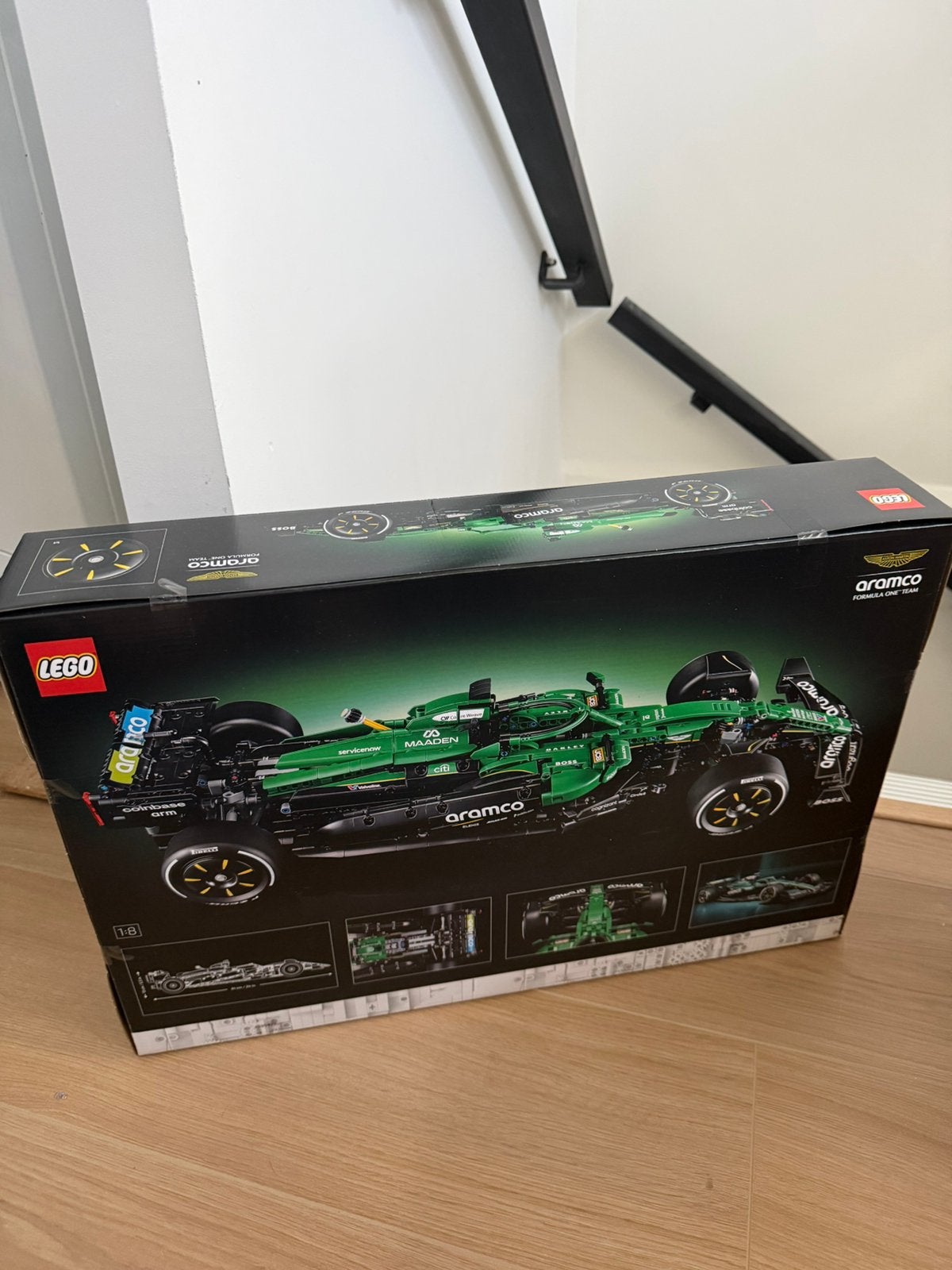 LEGO Technic Aston Martin Aramco AMR25 F1 auto 42240
