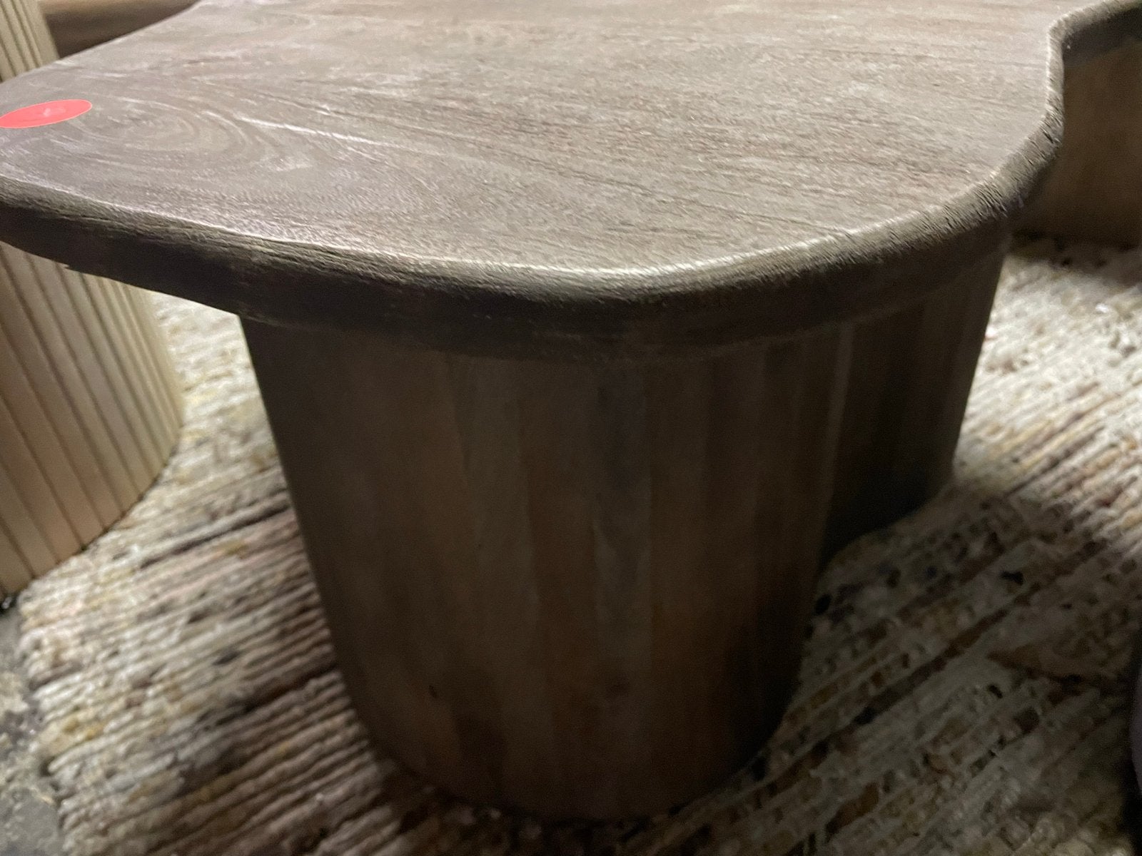 Organische bijzettafel van massief mangohout, Huis en Inrichting, Ophalen, Minder dan 45 cm, Nieuw, 55 tot 75 cm