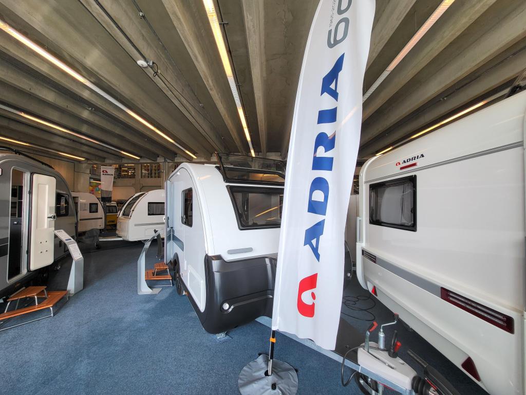 Adria Action 391 LH; volledig polyester, Caravans en Kamperen, Tot en met 2, Bedrijf, Schokbreker, Adria