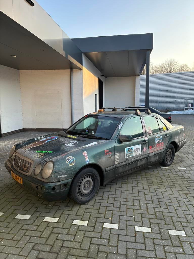 Mercedes E-Klasse 2.2 CDI E200 carbagerun, Auto-onderdelen, Ophalen
