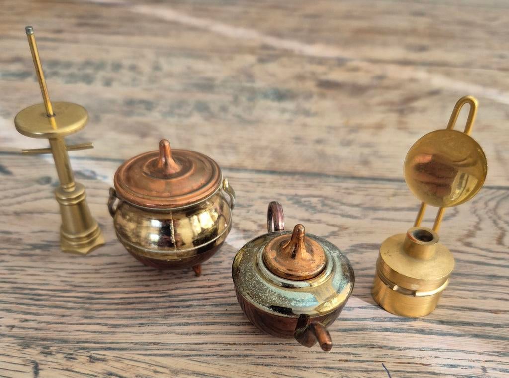 Koperen miniatuur figuurtjes voor letterbak, Antiek en Kunst, Ophalen of Verzenden