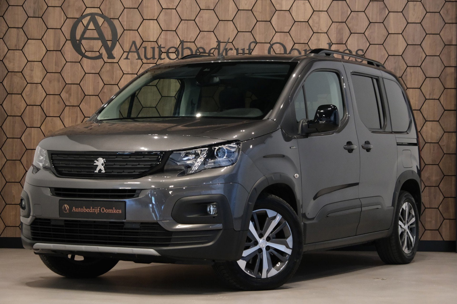 Peugeot Rifter 1.2 Puretech GT-Line |PANORAMADAK| 46dkm Auto, Automaat, Gebruikt, 1199 cc, Parkeersensor