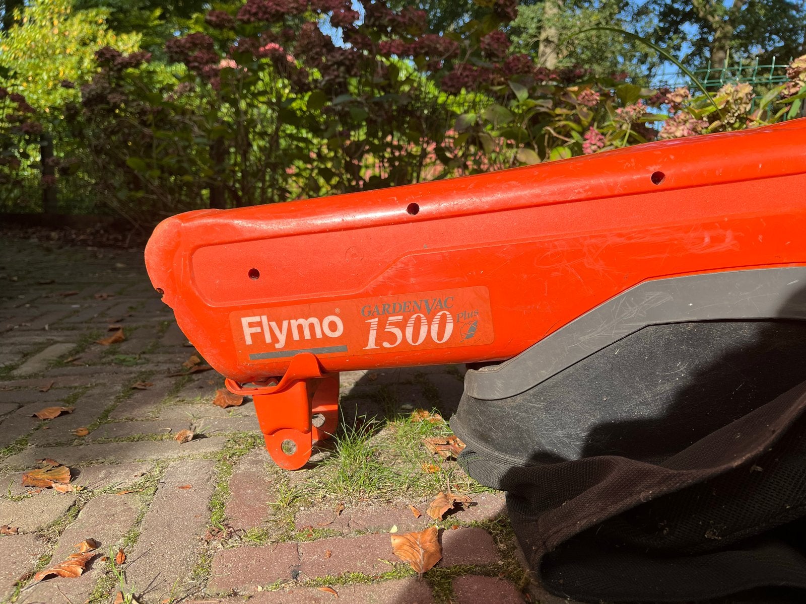 Flymo Gardenvac 1500 Plus Bladblazer/Bladzuiger, Tuin en Terras, Gebruikt, Handgedragen, Ophalen of Verzenden, Met opvangzak