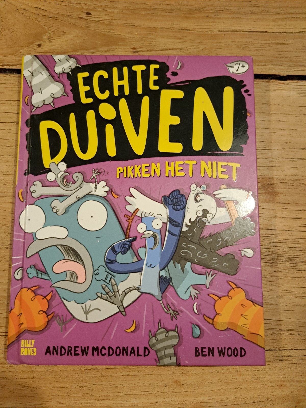 De Echte Duiven Pikken Het Niet - Avontuurlijk Kinderboek, Ophalen of Verzenden, Zo goed als nieuw