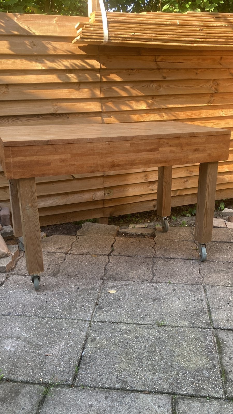 Grote buitenkeuken tafel, Ophalen of Verzenden, Zo goed als nieuw, Hout