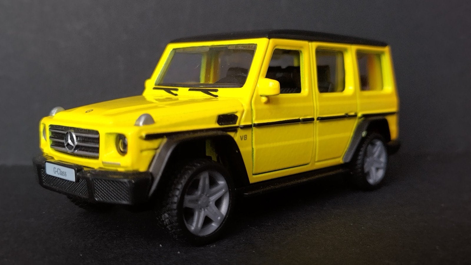 Mercedes Benz G Klasse yellow 1:43 Maisto Pol, Hobby en Vrije tijd, Auto, Verzenden, Nieuw, .