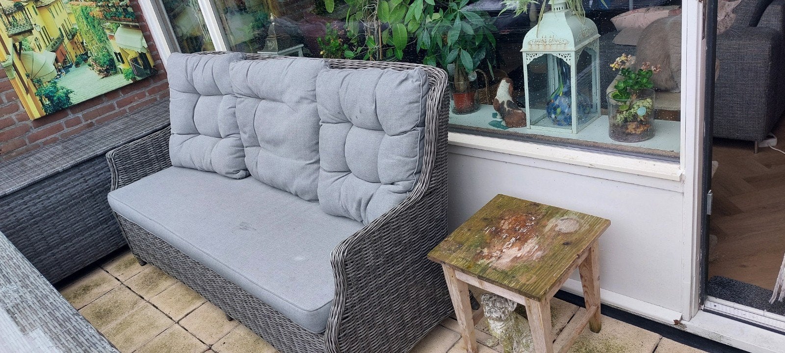 Comfortabele loungebank voor buiten - Grijs wicker, Ophalen, 3 zitplaatsen, Zo goed als nieuw, Loungeset