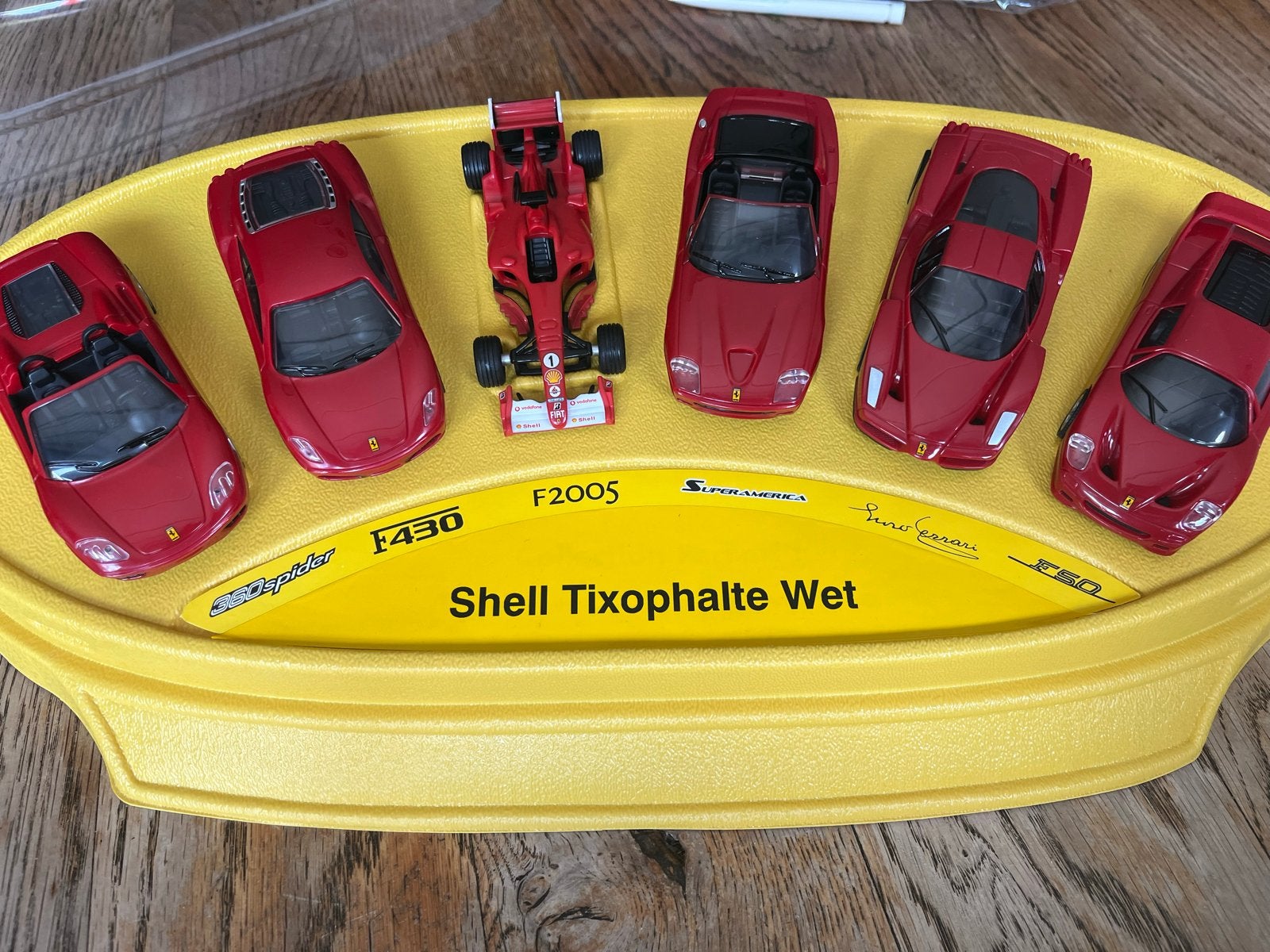 Shell Ferrari Collectie - 5 Modellen op Display, Hobby en Vrije tijd, Modelbouw | Auto's en Voertuigen, Overige merken, 1:50 of kleiner